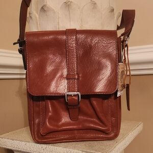 ✨️Classic Brown Leather Messenger Bag with Buckle Strap